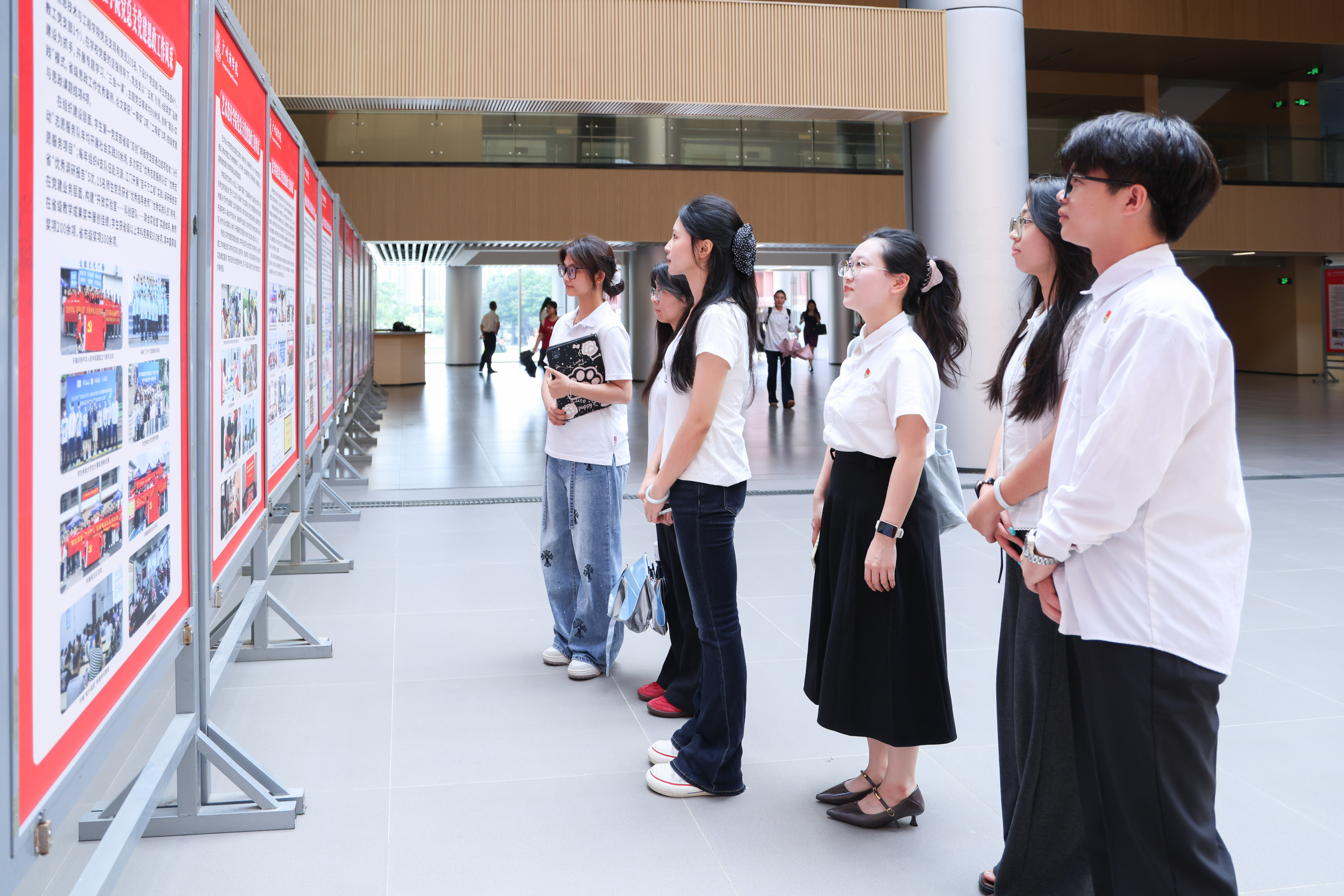13党建思政成果展 (1).jpg